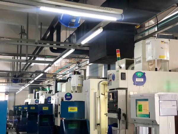 昆山某金屬制造企業(yè)安裝工業(yè)機(jī)床油霧凈化器 機(jī)床油霧凈化器